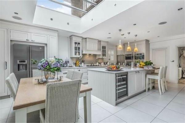5 bed property in Harmsworth Way, Totteridge, N20, Totteridge, N20